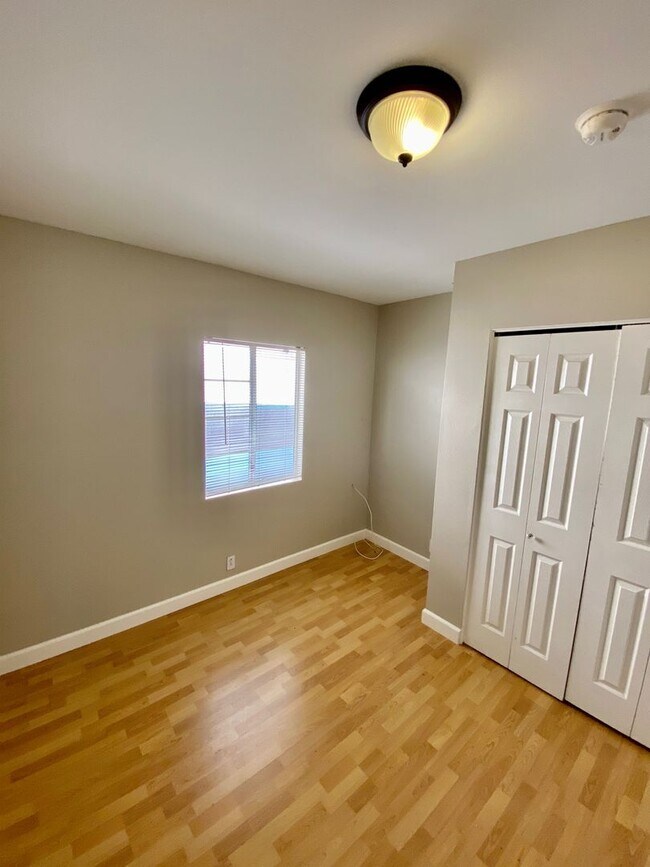 Building Photo - 4086 Thorn St