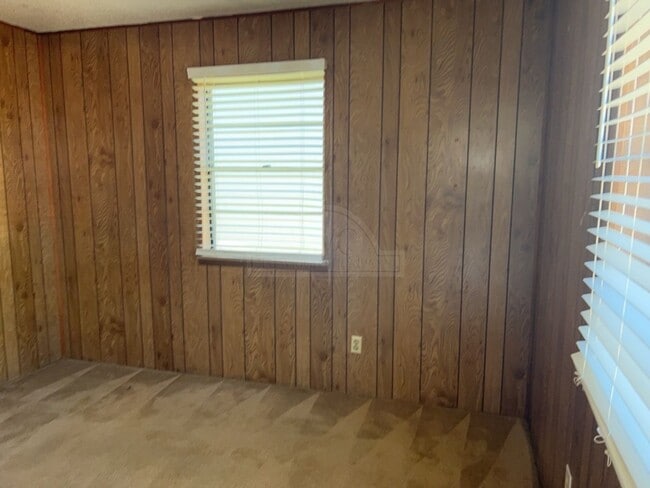 Building Photo - 110 Ave F Ave