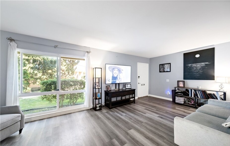 Building Photo - 4045 Via Encinas