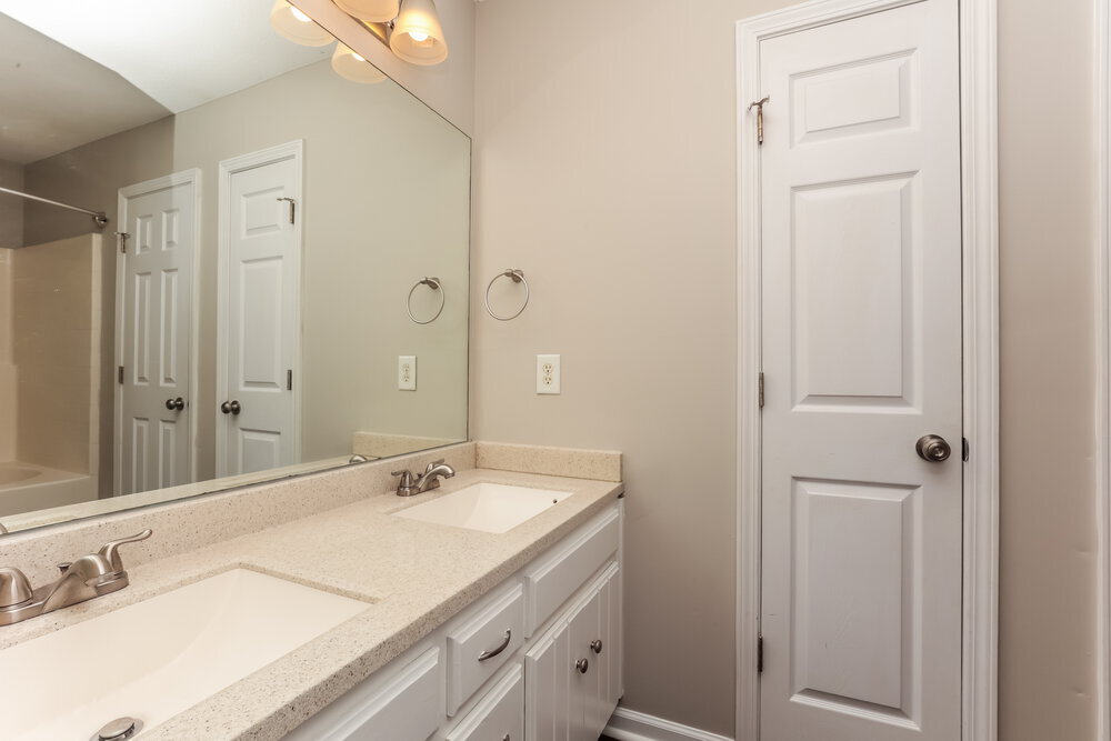 Building Photo - 1501 Chestnut Oak Dr