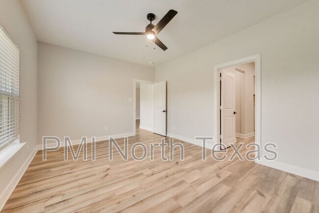 Building Photo - 804 Calhoun Dr