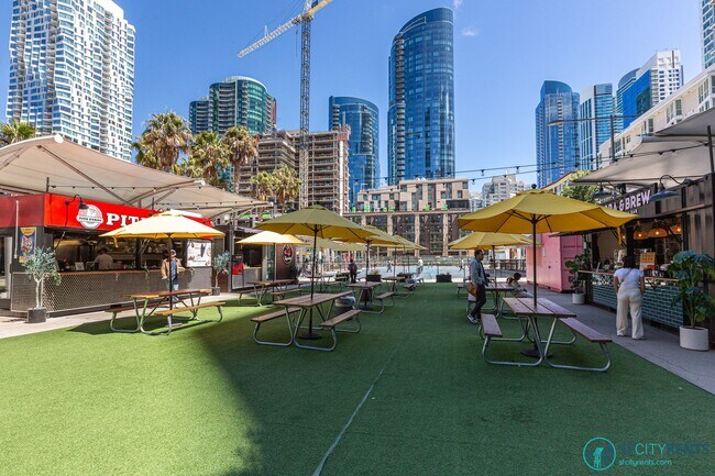 Building Photo - Rincon Hill: Bright & Spacious Condo w/ A/...
