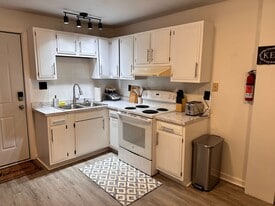 Building Photo - 147 State St