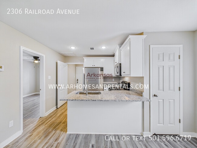 Building Photo - 2306 Railroad Ave