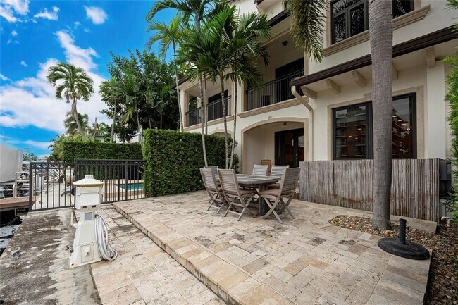 Building Photo - 105 Isle of Venice Dr