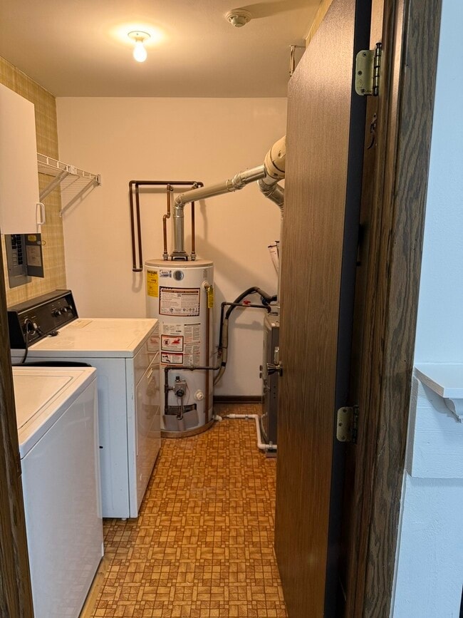 Building Photo - 7040 Remington Ct