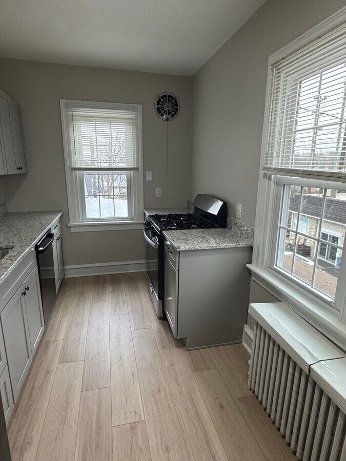 Building Photo - 2232 Mount Carmel Ave