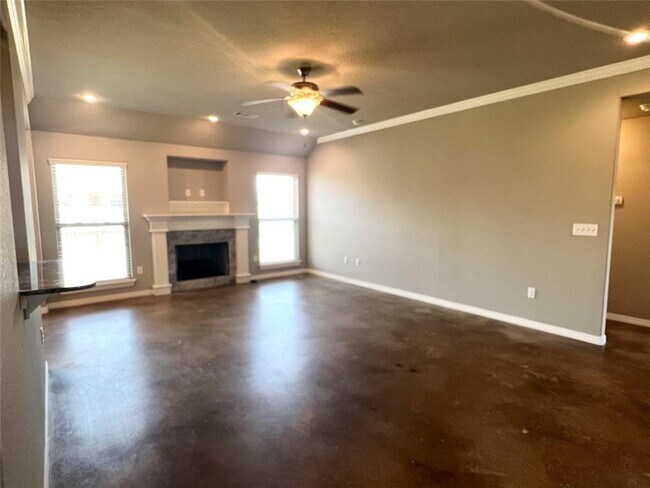 Building Photo - 211 Genoa Way