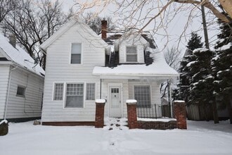 Building Photo - Price Reduced! Near local Universities and Entertainment 4 bedroom 2 story Single Family Home