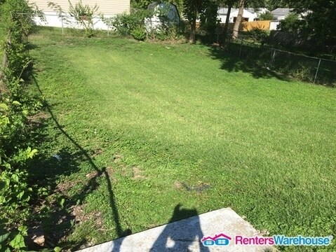 Building Photo - 110 La Sierra Dr