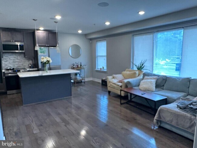 Primary Photo - 1505 Parrish St