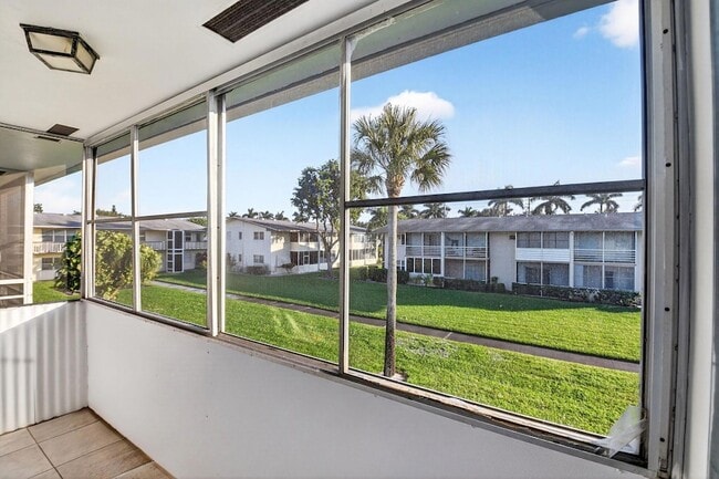 Building Photo - 46 Waltham B