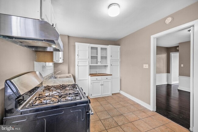 Building Photo - 123 Eastlawn Ave