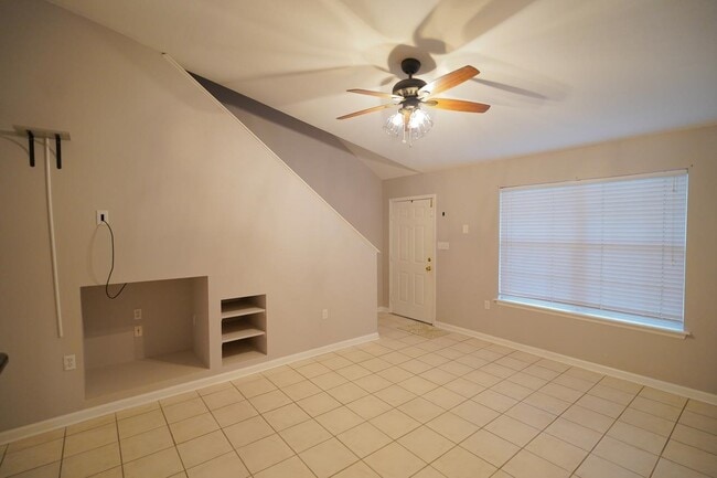 Building Photo - 2740 W Tharpe St