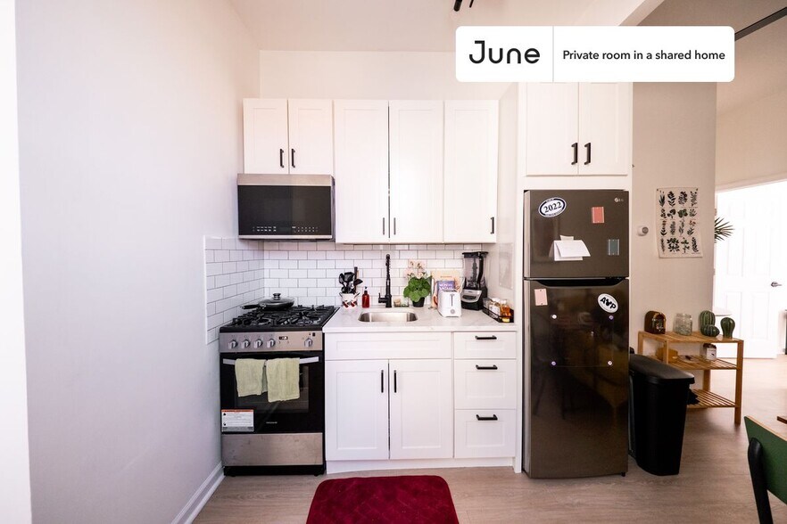 Building Photo - Room in Shared 2 bed/1 bath home in Bushwick
