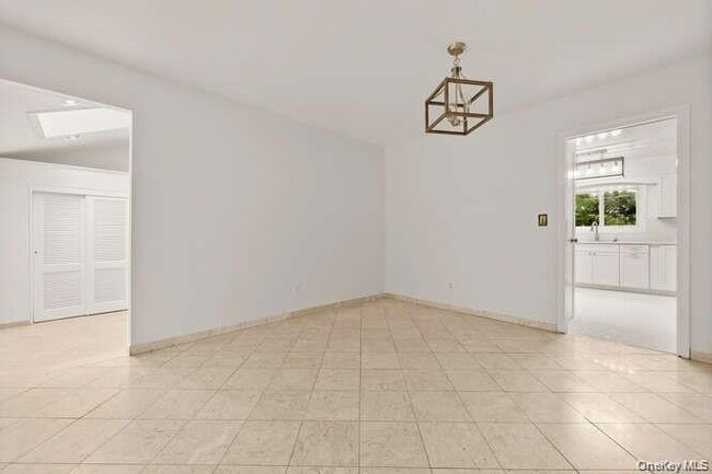 Building Photo - 93 Seton Dr