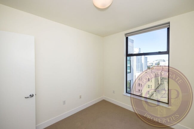 Building Photo - Lower Nob Hill - 2 BR, 1 BA Condo 750 Sq. Ft. - 3D Virtual Tour