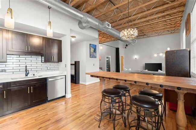 Building Photo - 1756 Liberty Ln