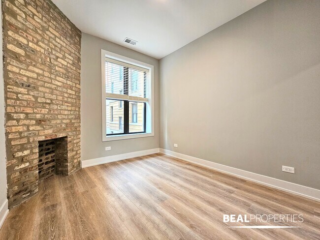 Building Photo - 432 W Belden Ave