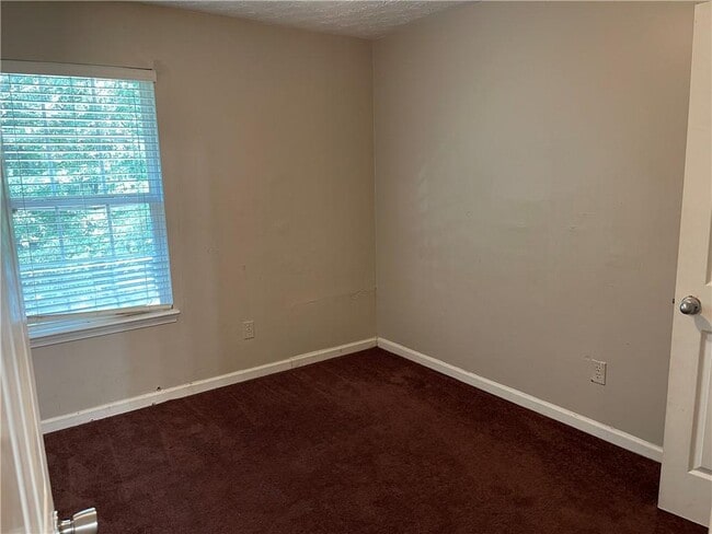 Building Photo - 6206 Flat Trce