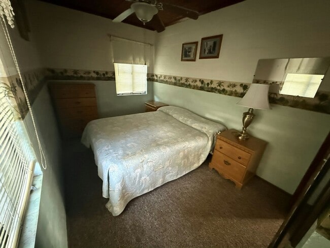 Building Photo - 8801 E Moonrise Ln