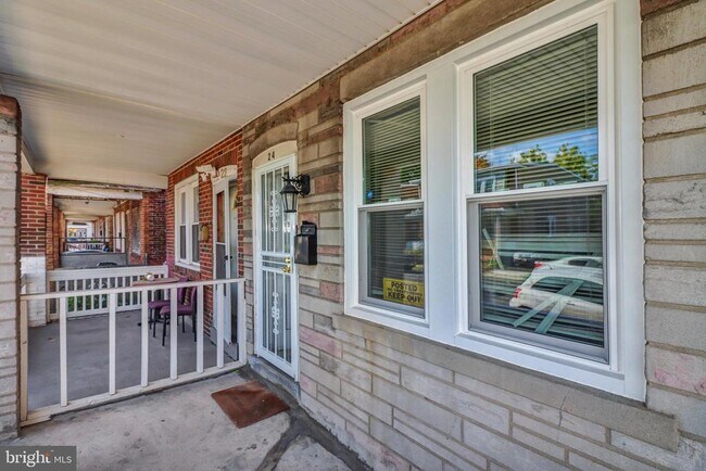 Building Photo - 24 Trent Ave