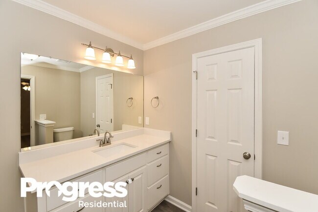 Building Photo - 7531 Sugarcreek Dr