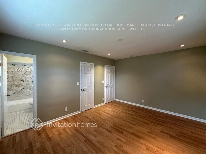 Building Photo - 5430 SW 21st St