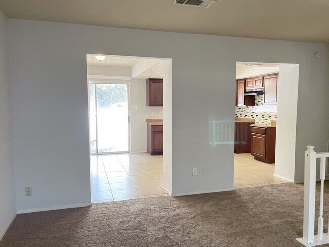 Building Photo - 3127 Glen Spring Dr