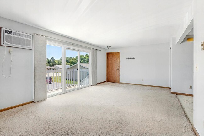 Building Photo - 16 W Klubertanz Dr