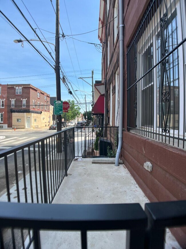 Building Photo - 1252 S 15th St