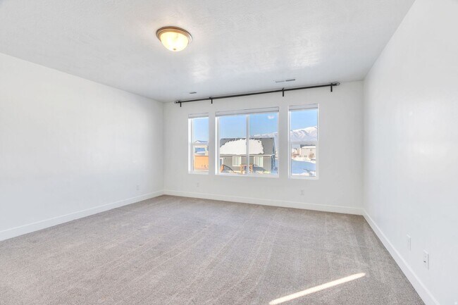 Building Photo - Newer Eagle Mountain Home with 2-Car Garage and Basement Storage