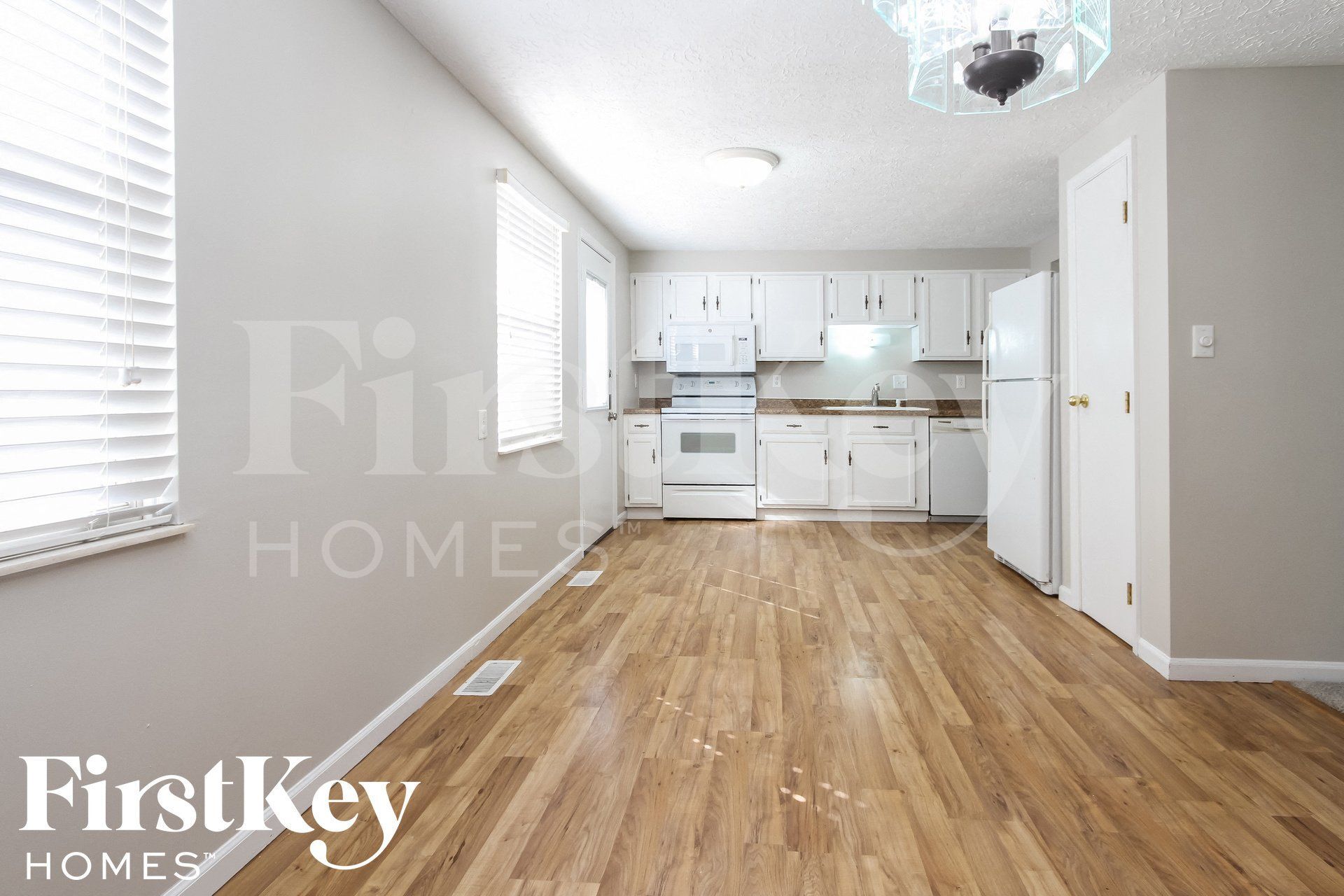 Building Photo - 1273 W Stillwater Ln