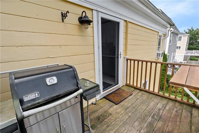 Building Photo - 22 Stockholm St