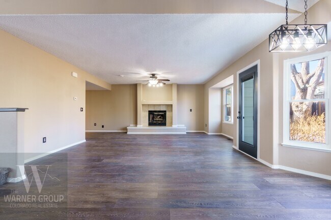 Building Photo - 3750 Oneida Ln