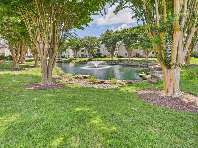 Building Photo - Charming 2 Bedroom 2 Bathroom Condo Locate...