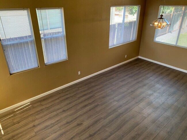 Building Photo - Fantastic Antioch Home!