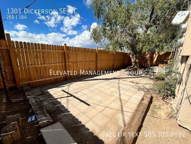 Building Photo - 1301 Dickerson Dr SE