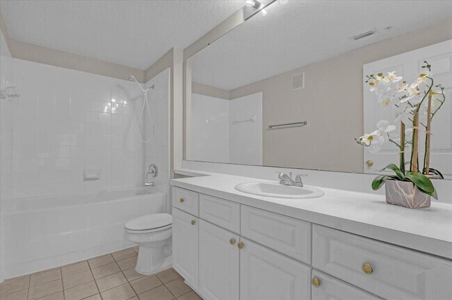 Building Photo - 14304 Fredricksburg Dr
