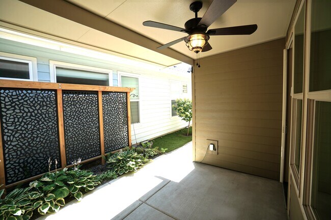 Building Photo - 407 W Pavilion Ln