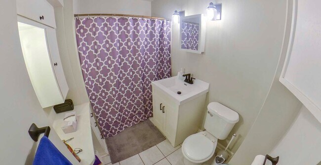 Building Photo - 1437 Legore Ln