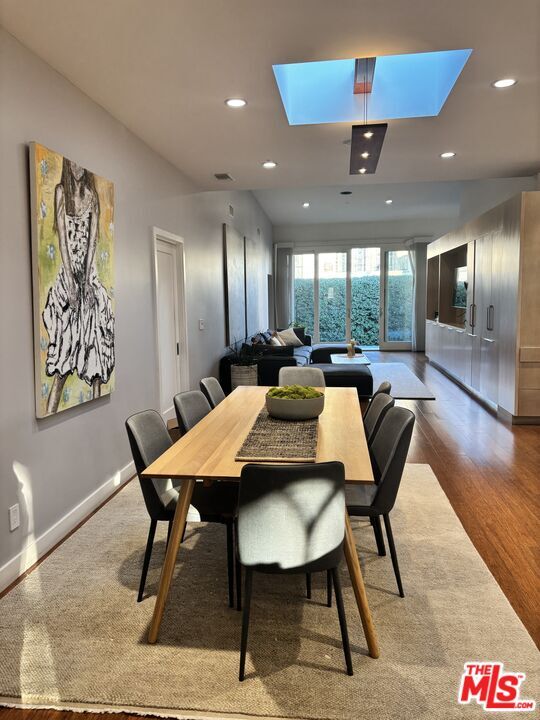 Building Photo - 248 S La Peer Dr