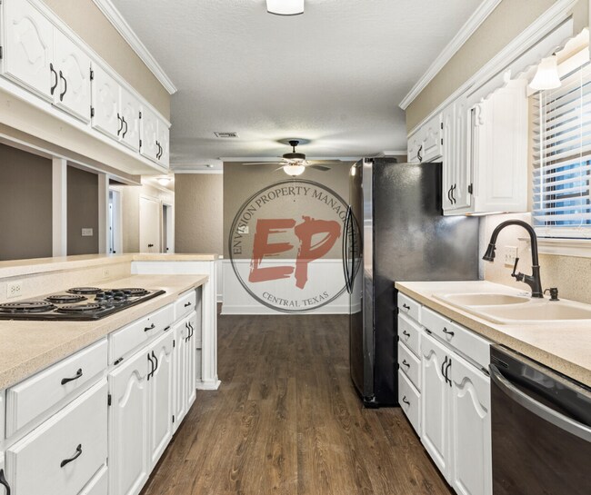 Building Photo - 521 Jancy Dr