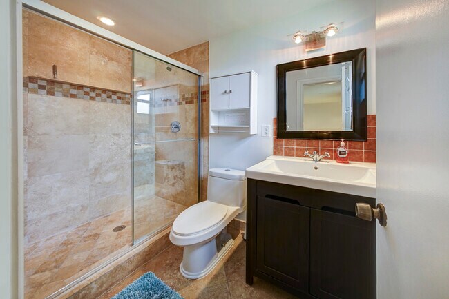 Building Photo - 2731 NE 53rd St