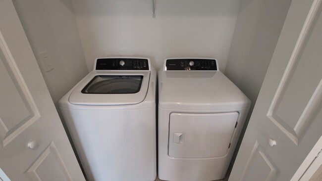 WASHER/DRYER - 4277 Cirella Ct