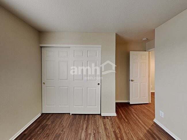 Building Photo - 5554 N Lewiston St