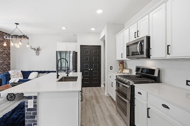 Building Photo - 8525 Leroi Dr