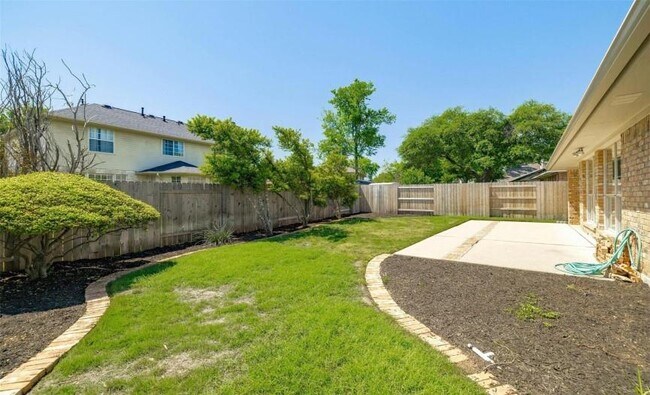 Building Photo - 10133 Cassandra Dr