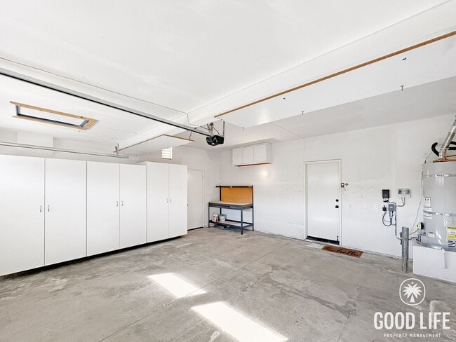 Building Photo - Foothill Ranch 3BR | Private Backyard, 2-Car Garage & Community Pool + Jacuzzi