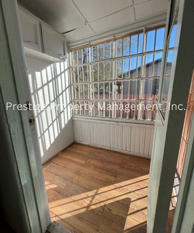 Building Photo - 2188